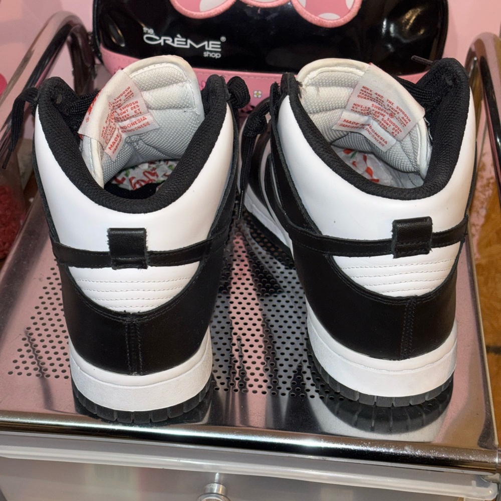 Nike Dunk High Sneakers - Picture 7 of 11